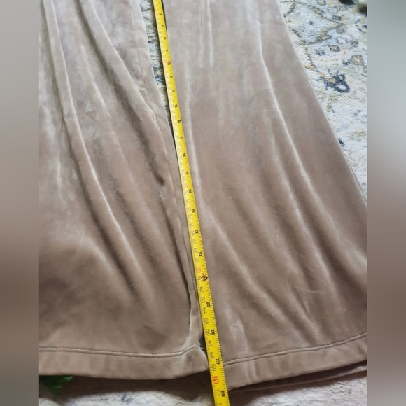 Uniqlo velour wide leg pants - Picture 7 of 8